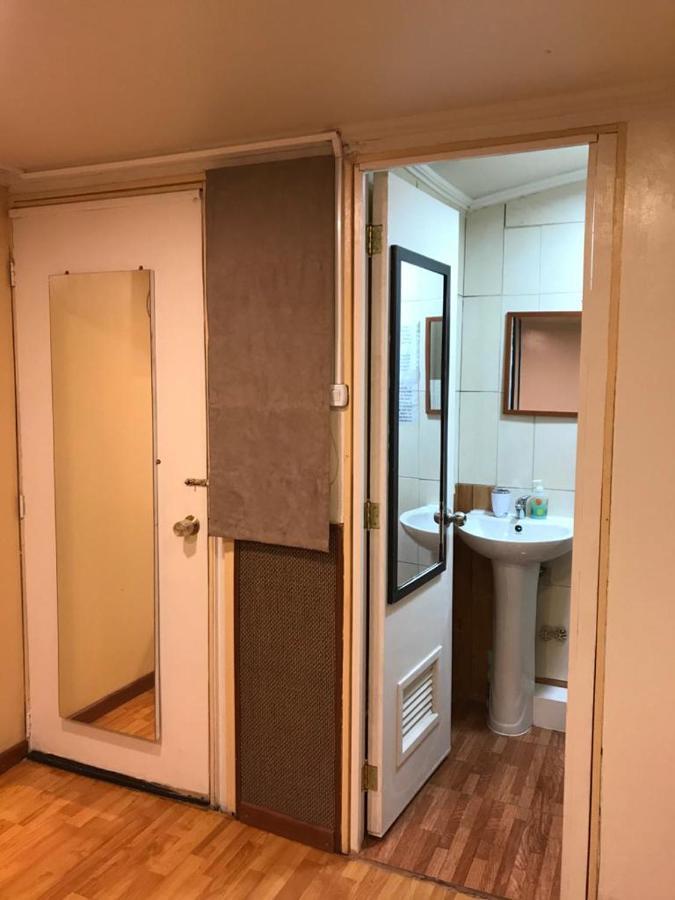 Hostal Las Condes Familiar Сантьяго Экстерьер фото